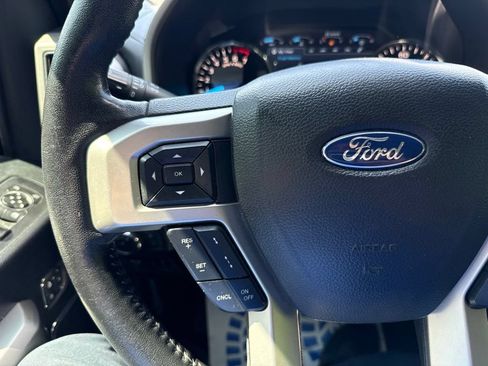Used 2020 Ford F150 Lariat w/ Equipment Group 502A Luxury AWD/4WD image 16