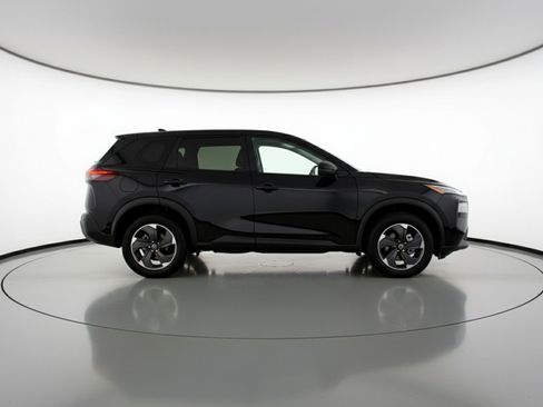 Used 2025 Nissan Rogue SV image 11