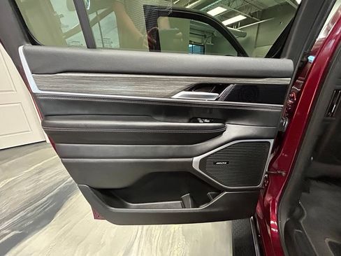 Used 2024 Jeep Wagoneer L Series II w/ Flexible Seating Group AWD/4WD image 51