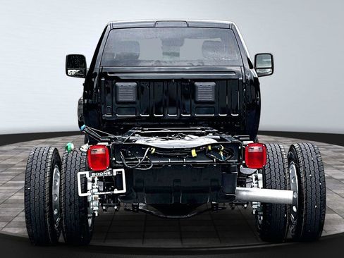 New 2026 RAM 5500 Tradesman w/ Chrome Appearance Group AWD/4WD image 5