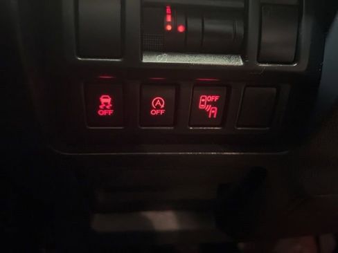 Used 2022 Subaru Crosstrek 2.0i Premium w/ Moonroof Package image 40