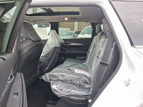 New 2026 INFINITI QX60 Luxe w/ Cargo Package AWD/4WD image 5