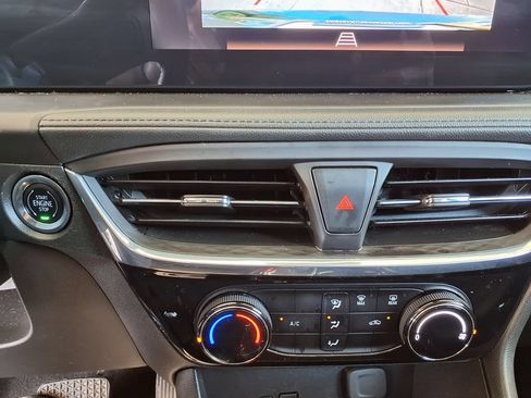 Used 2024 Buick Encore GX Sport Touring FWD image 29