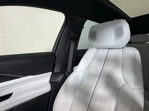 Certified 2024 Cadillac Lyriq Luxury RWD image 15