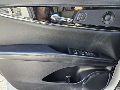 Used 2022 Lincoln Nautilus Reserve w/ Luxury Package image 29