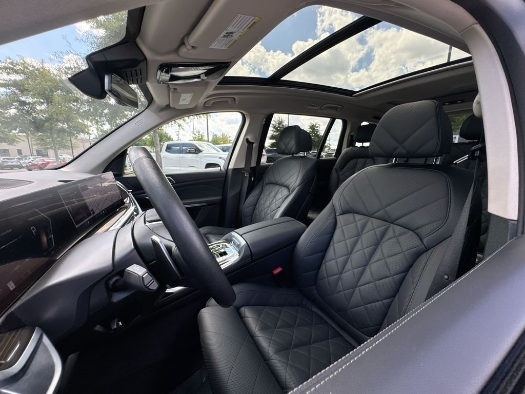 Used 2024 BMW X7 xDrive40i w/ Premium Package AWD/4WD image 10