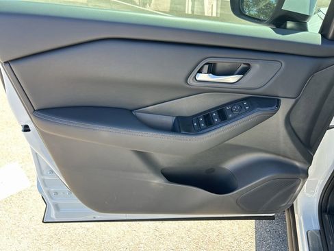 New 2026 Nissan Rogue SV FWD image 18