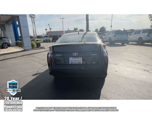 Used 2018 Toyota Prius Two image 10