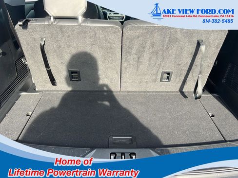 Used 2022 Ford Explorer XLT w/ Equipment Group 202A AWD/4WD image 11