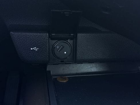 Used 2023 Toyota Camry SE FWD image 19