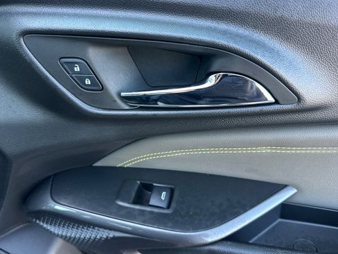 Certified 2025 Chevrolet Trax ACTIV FWD image 21