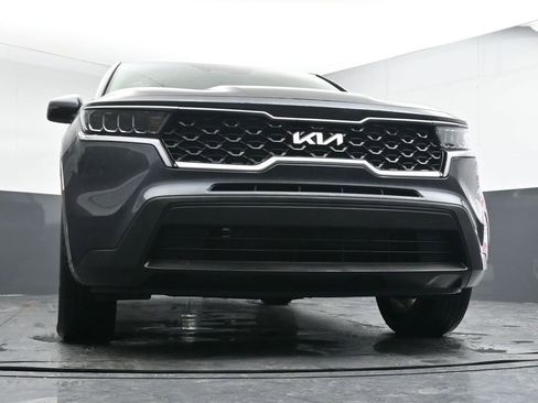 Used 2023 Kia Sorento LX image 19
