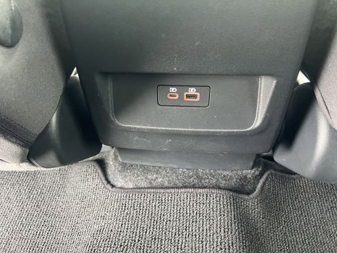 Used 2022 Nissan Frontier SV w/ Technology Package image 11