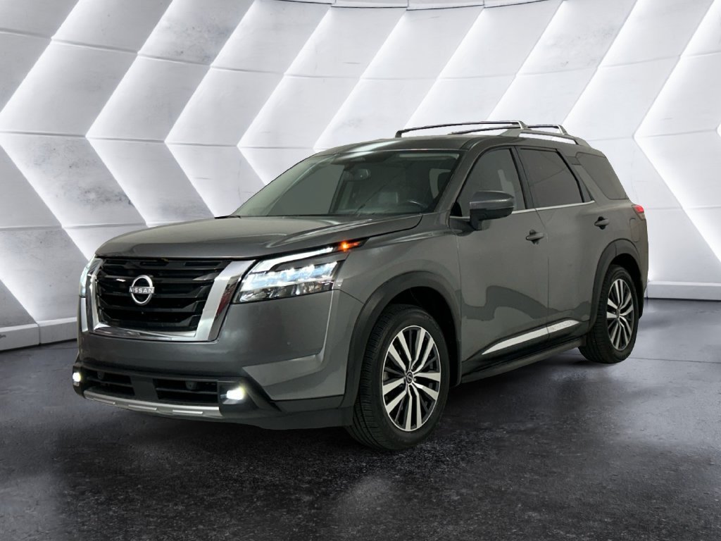 Used 2022 Nissan Pathfinder Platinum w/ Cargo Package FWD image 3