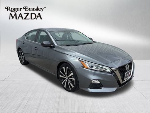 Used 2019 Nissan Altima 2.5 SR w/ SR Premium Package image 1