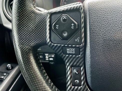 Used 2020 Toyota Tacoma TRD Off-Road image 22