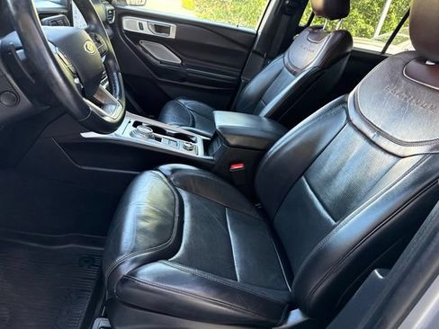 Used 2020 Ford Explorer Platinum w/ Premium Technology Package AWD/4WD image 33