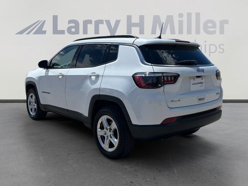 Certified 2023 Jeep Compass Latitude AWD/4WD image 3