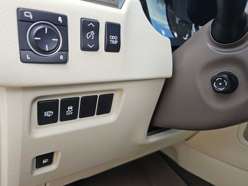 Used 2016 Lexus GX 460 w/ Premium Package image 14