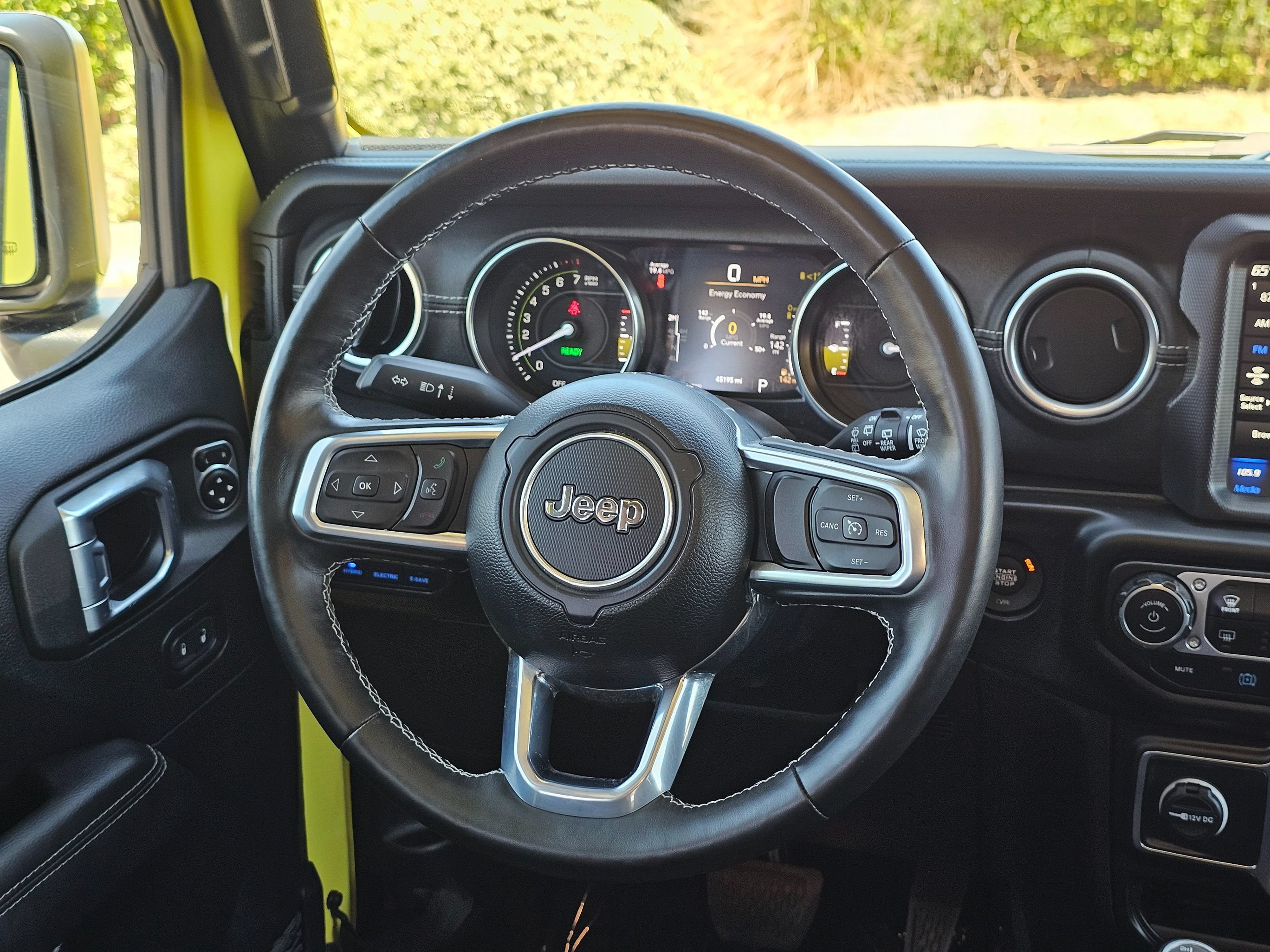 Used 2023 Jeep Wrangler Unlimited Sahara w/ Cold Weather Group AWD/4WD image 23