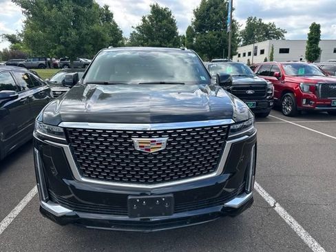 Used 2024 Cadillac Escalade Premium Luxury w/ Performance Package AWD/4WD image 2
