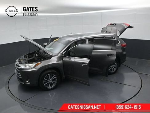 Used 2018 Toyota Highlander XLE AWD/4WD image 62