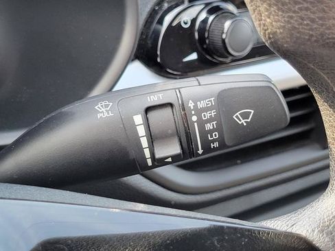 Used 2024 Kia Forte LXS FWD image 17