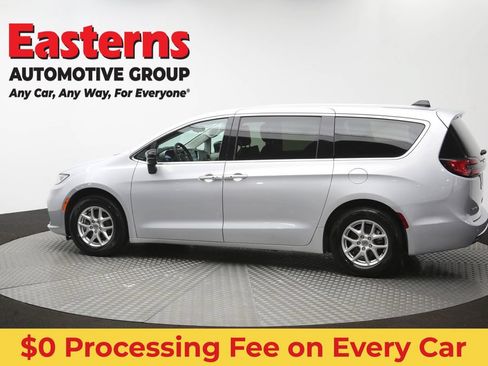 Used 2024 Chrysler Pacifica Touring-L FWD image 63