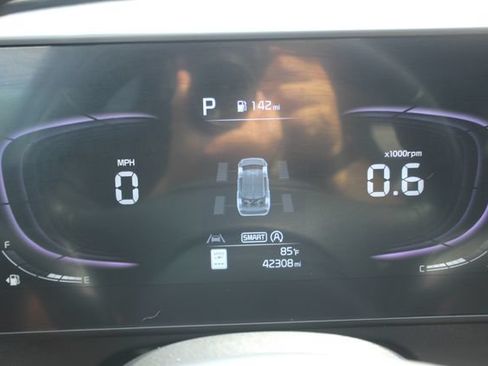 Used 2024 Kia Sportage EX AWD/4WD image 18