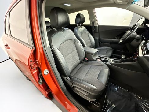 Used 2022 Kia Niro LXS FWD image 27