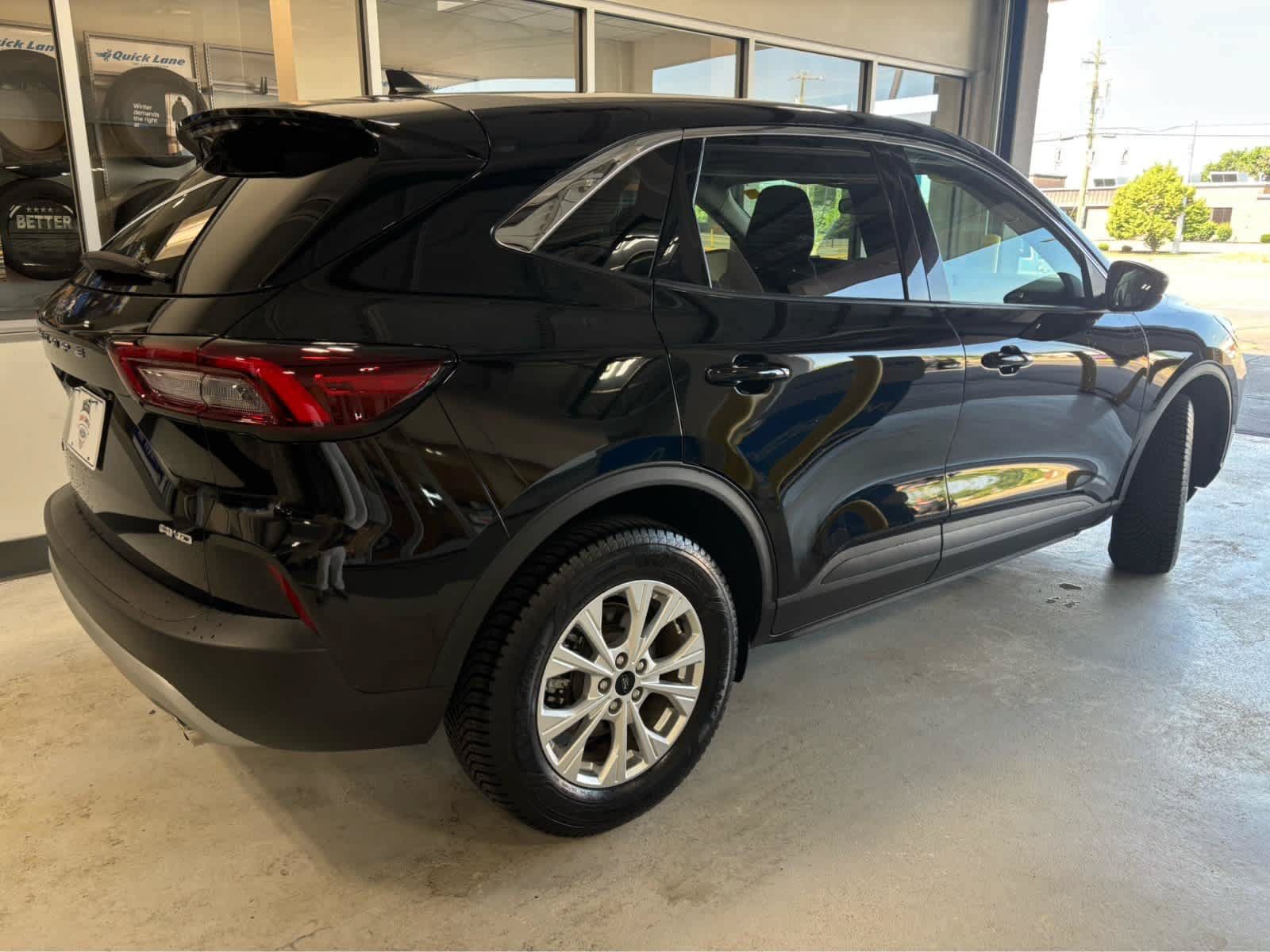 Certified 2024 Ford Escape Active AWD/4WD image 6