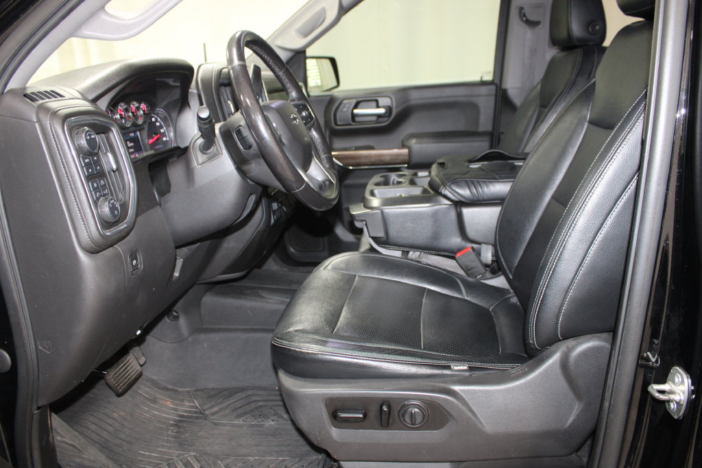 Used 2020 Chevrolet Silverado 1500 RST AWD/4WD image 32