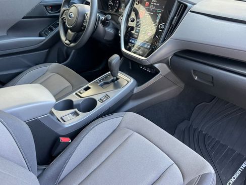Used 2025 Subaru Crosstrek 2.0i Premium image 15
