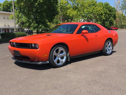 Used 2013 Dodge Challenger R/T Plus RWD image 1
