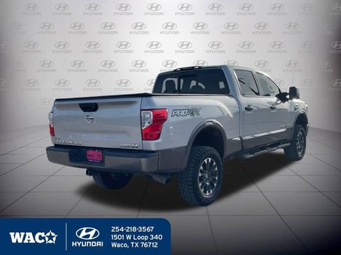 Used 2019 Nissan Titan PRO-4X image 9