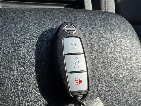 Certified 2025 Nissan Frontier SV image 25