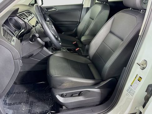 Used 2019 Volkswagen Tiguan SE AWD/4WD image 19