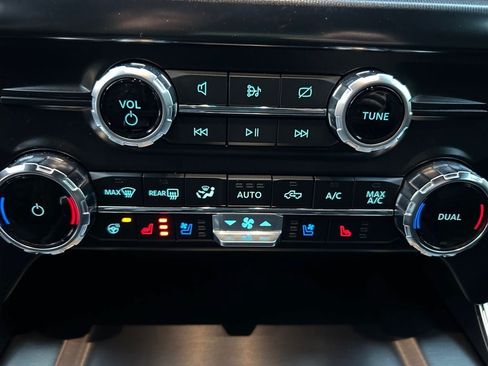 Used 2024 Ford F150 Platinum AWD/4WD image 36