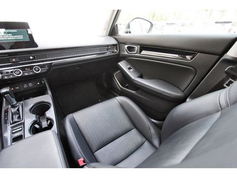 Used 2022 Honda Civic Touring image 12
