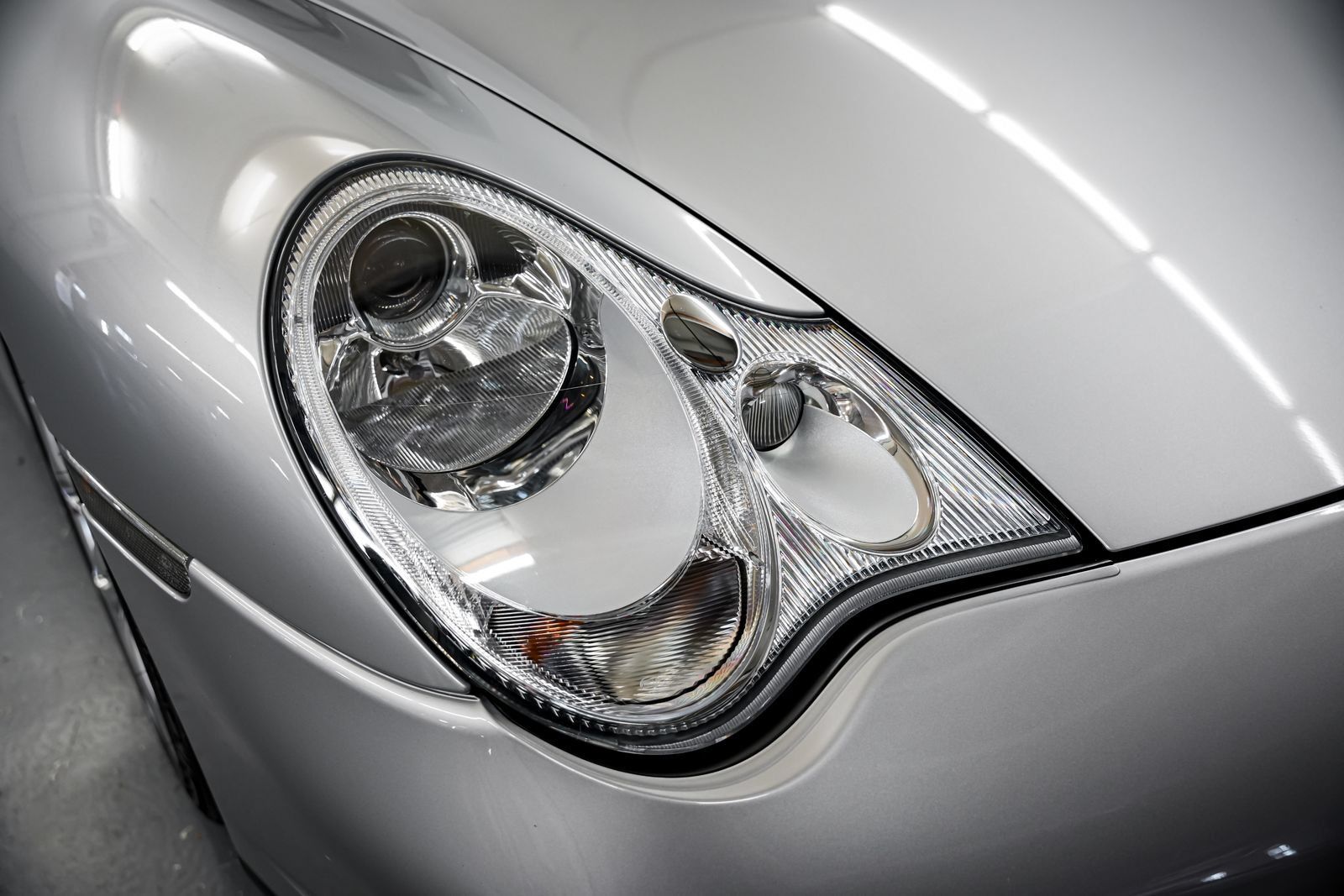 Used 2004 Porsche 911 40th Anniversary RWD image 39
