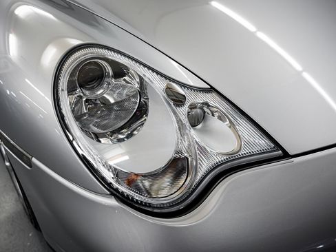 Used 2004 Porsche 911 Carrera RWD image 39
