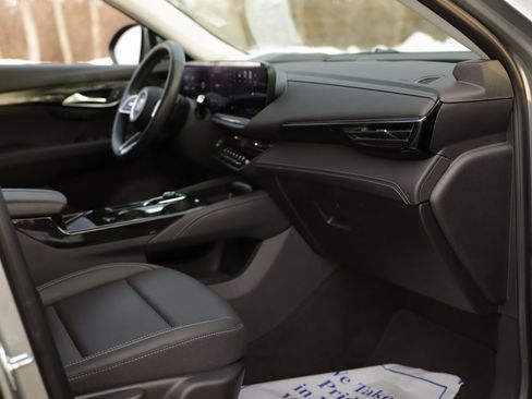 Used 2025 Buick Envision Preferred image 36