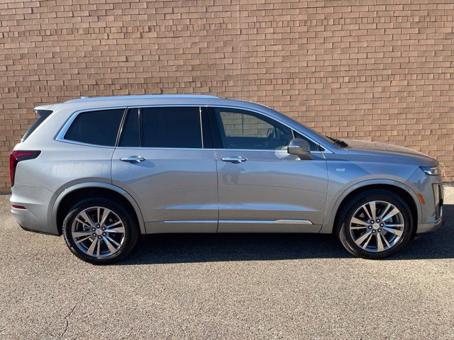Used 2025 Cadillac XT6 Premium Luxury AWD/4WD image 8
