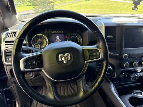 Used 2019 RAM 1500 Big Horn AWD/4WD image 18