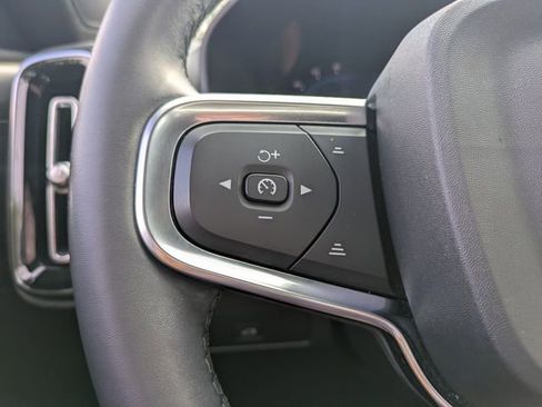Certified 2023 Volvo XC40 B5 Plus w/ Climate Package AWD/4WD image 34