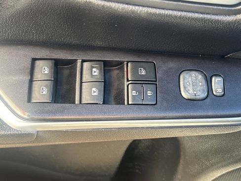 Used 2017 Toyota Camry SE image 7