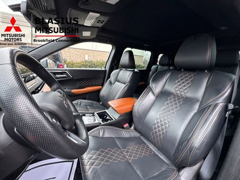 Used 2022 Mitsubishi Outlander SEL image 10