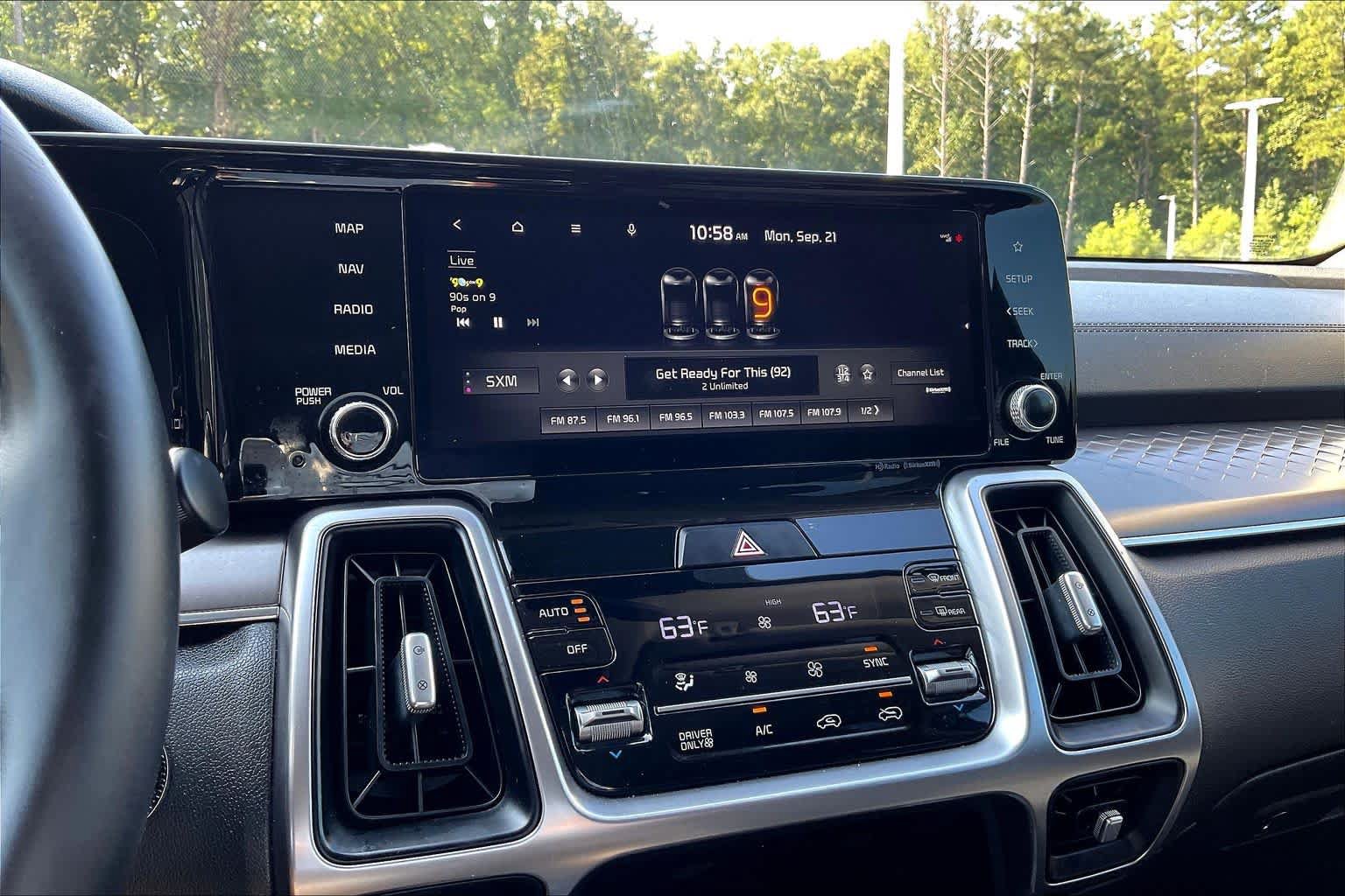 Used 2022 Kia Sorento EX w/ Panoramic Sunroof Package FWD image 32