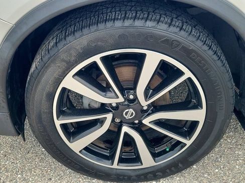 Certified 2019 Nissan Rogue SL w/ Premium Package FWD image 8