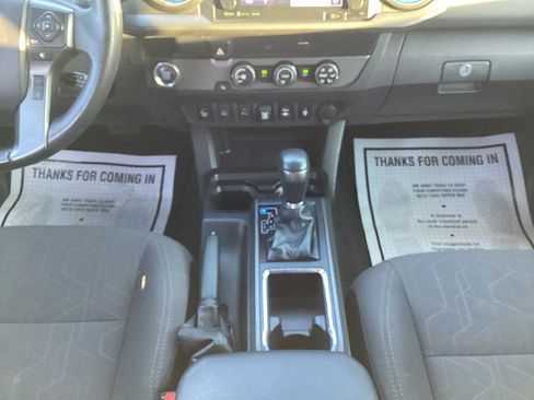 Used 2019 Toyota Tacoma TRD Sport w/ Technology Package image 14